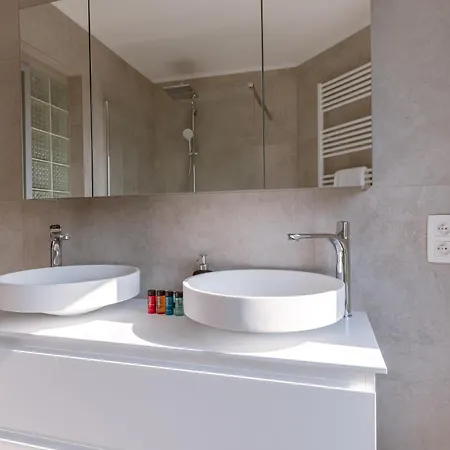 Pins Dores - A Luxurious And Beautifully Decorated With Terrace And Parking Near The Beach 别墅